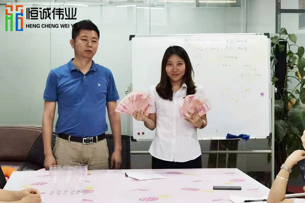 深圳恒誠偉業平板uv打印機廠家是怎樣激勵員工的？